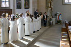 Feier der 1. Heiligen Kommunion in Sankt Crescentius (Foto: Karl-Franz Thiede)